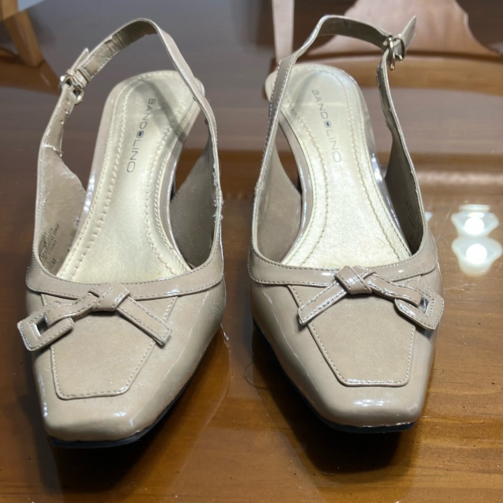 Bandolino Tan Heels with Elegant Design